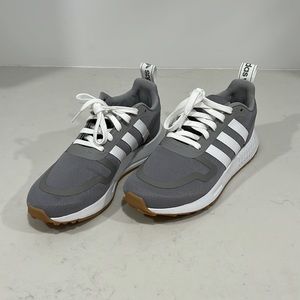 Adidas women’s tennis shoes - size 8